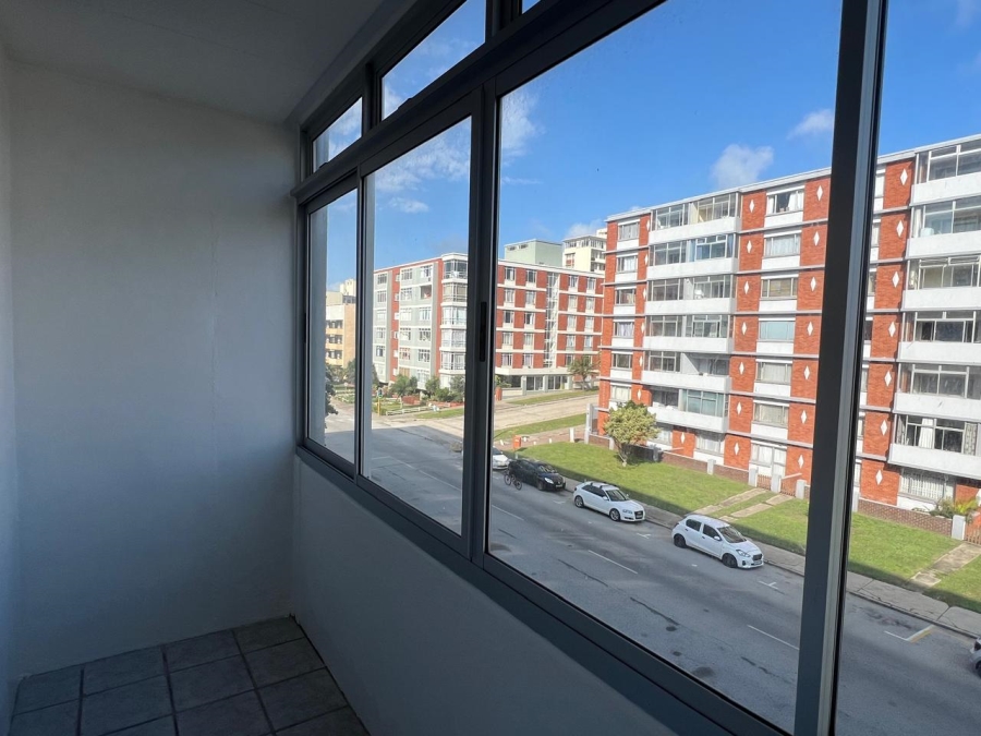 To Let 1 Bedroom Property for Rent in Humewood Eastern Cape